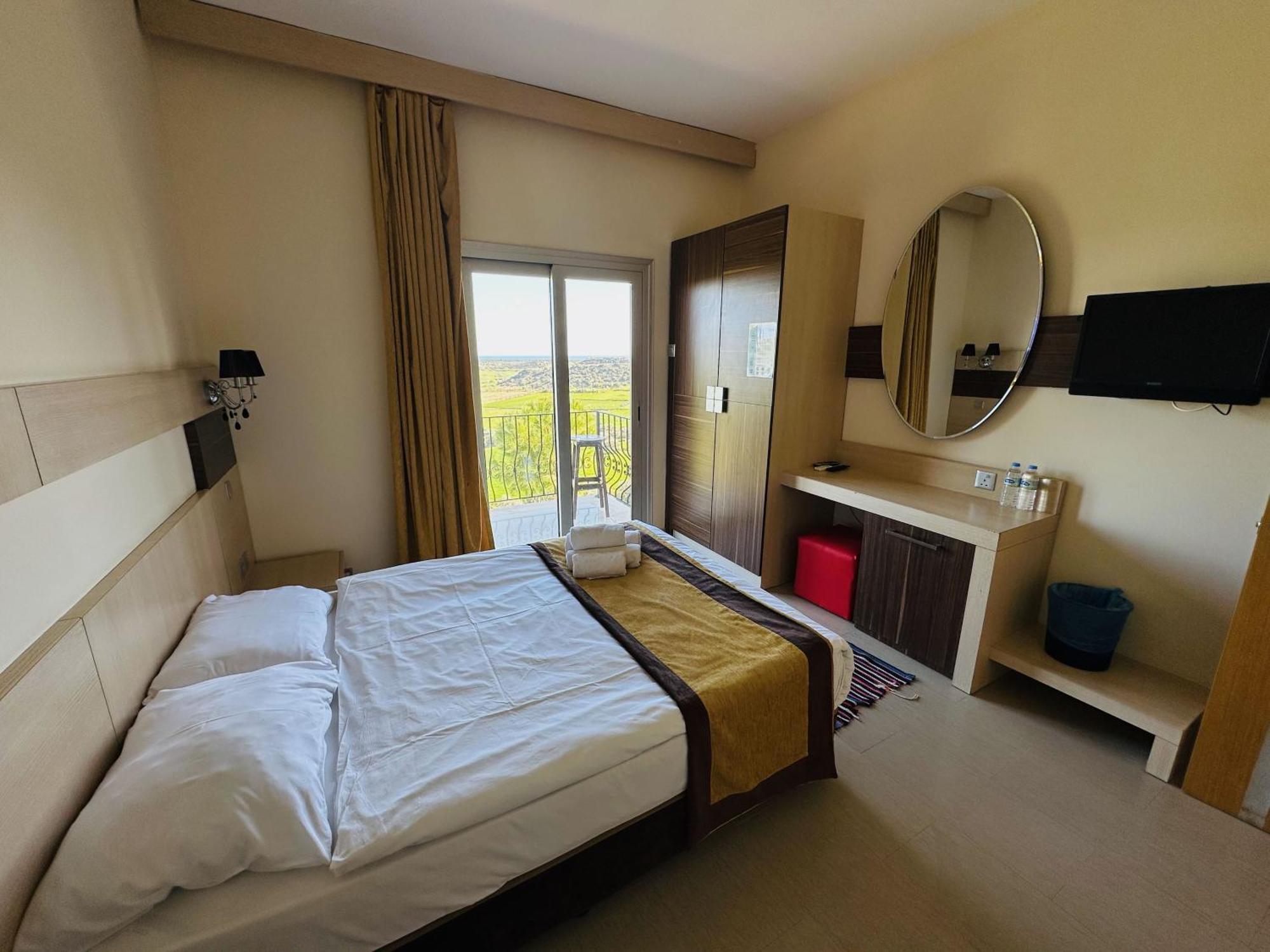פמגוסטה Celebi Garden Hotel - Cittaslow Retreat מראה חיצוני תמונה
